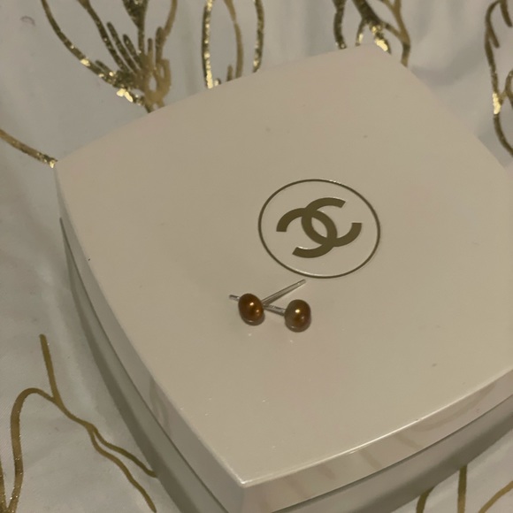 Copper Tone Stud Pearl Earrings - Picture 1 of 4